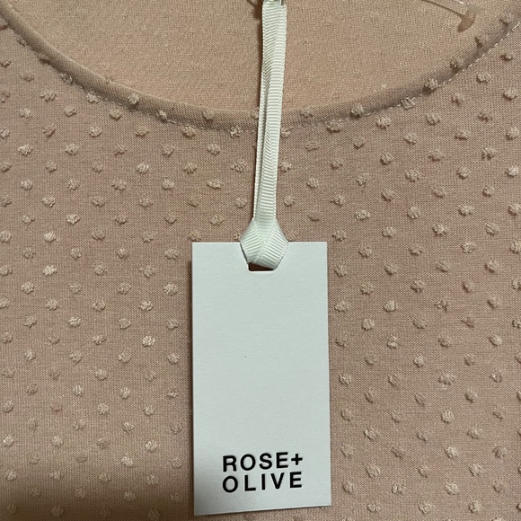 ROSE AND OLIVE WOMEN’S SHORT SLEEVE TOP - Picture 2 of 5